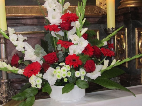 Symbolbild: Kirchenschmuck